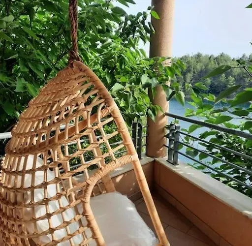 Mystica - Charming Studio Apartment On The Beach
